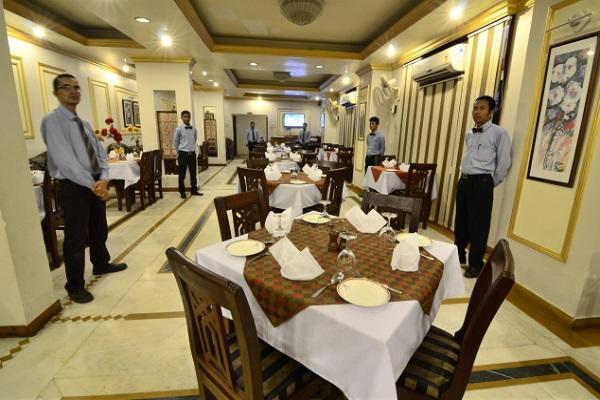 Hotel Little Palace Dibrugarh ภายนอก รูปภาพ