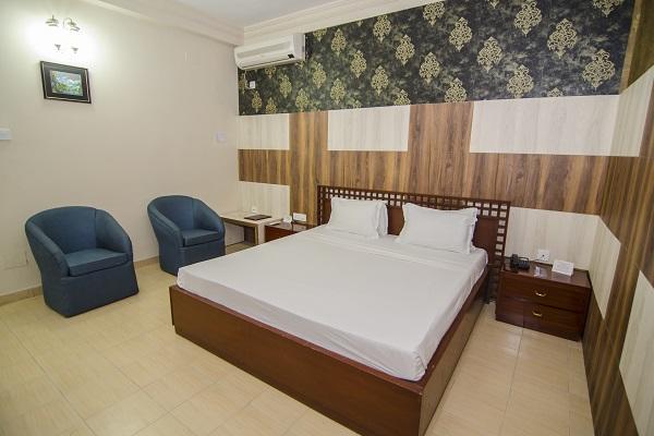 Hotel Little Palace Dibrugarh ภายนอก รูปภาพ