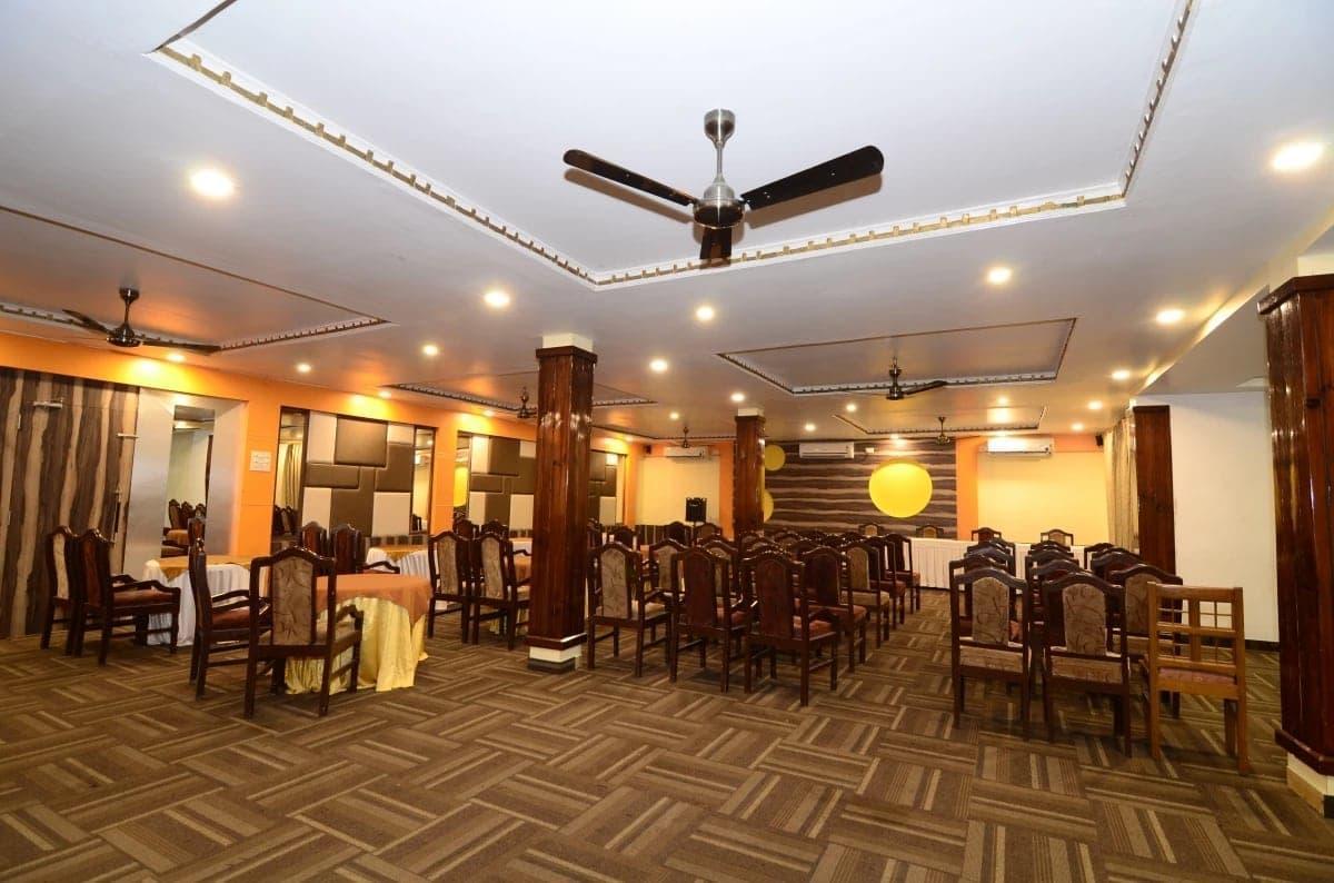 Hotel Little Palace Dibrugarh ภายนอก รูปภาพ