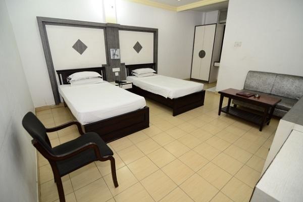 Hotel Little Palace Dibrugarh ภายนอก รูปภาพ