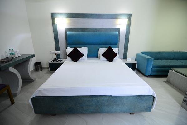 Hotel Little Palace Dibrugarh ภายนอก รูปภาพ