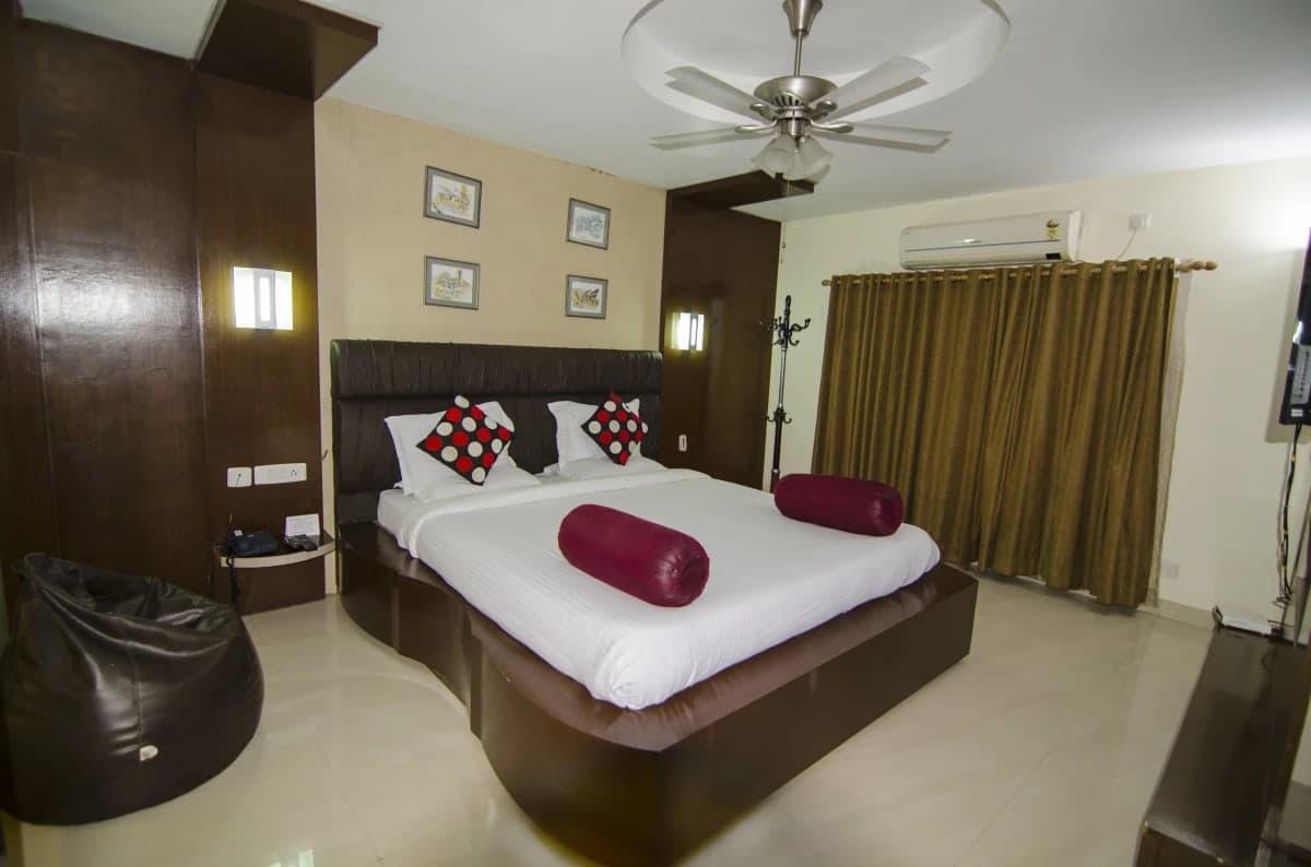 Hotel Little Palace Dibrugarh ภายนอก รูปภาพ